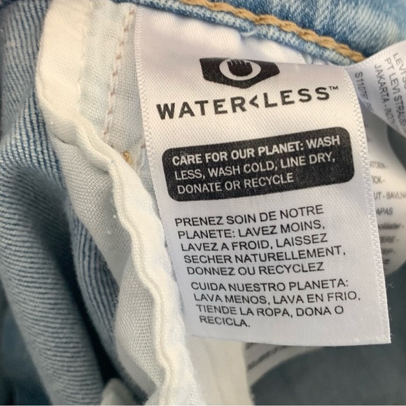 NWOT Levi's Women's High Rise Light Blue Super Skinny Jeans - Picture 6 of 6